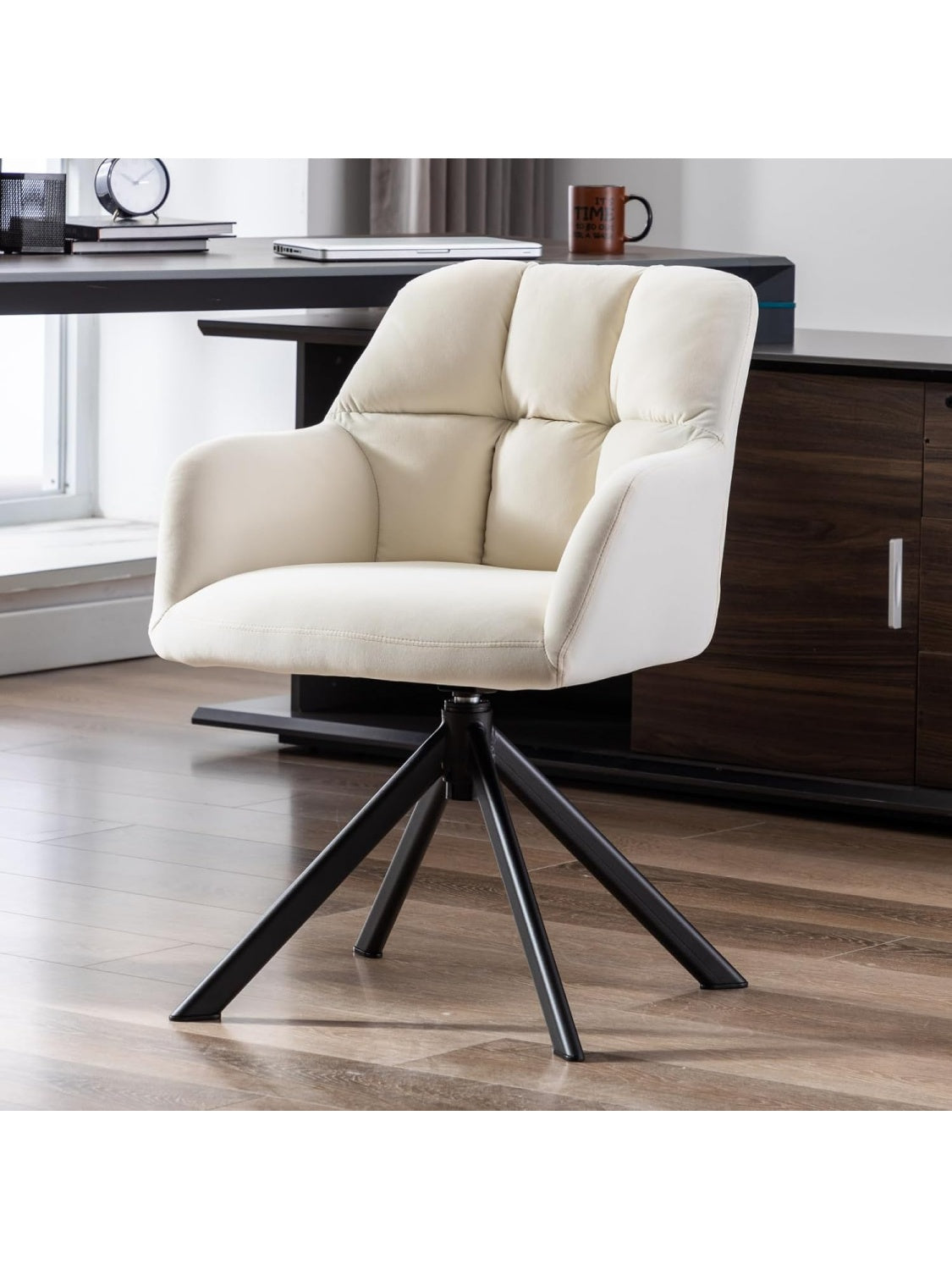 Drehbarer Samt Schreibtischstuhl mit Metallbeinen in Beige
